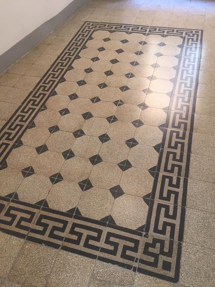 Pavimento-in-graniglie-di-recupero-finitura-con-idro-emulsioni-cerose-1-1